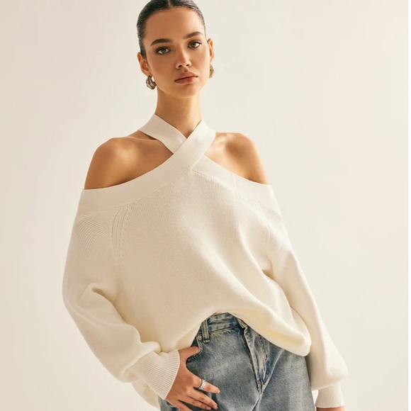 Commense Cross-Over Collar Cold Shoulder Sweater NWT Size M - Picture 3 of 7